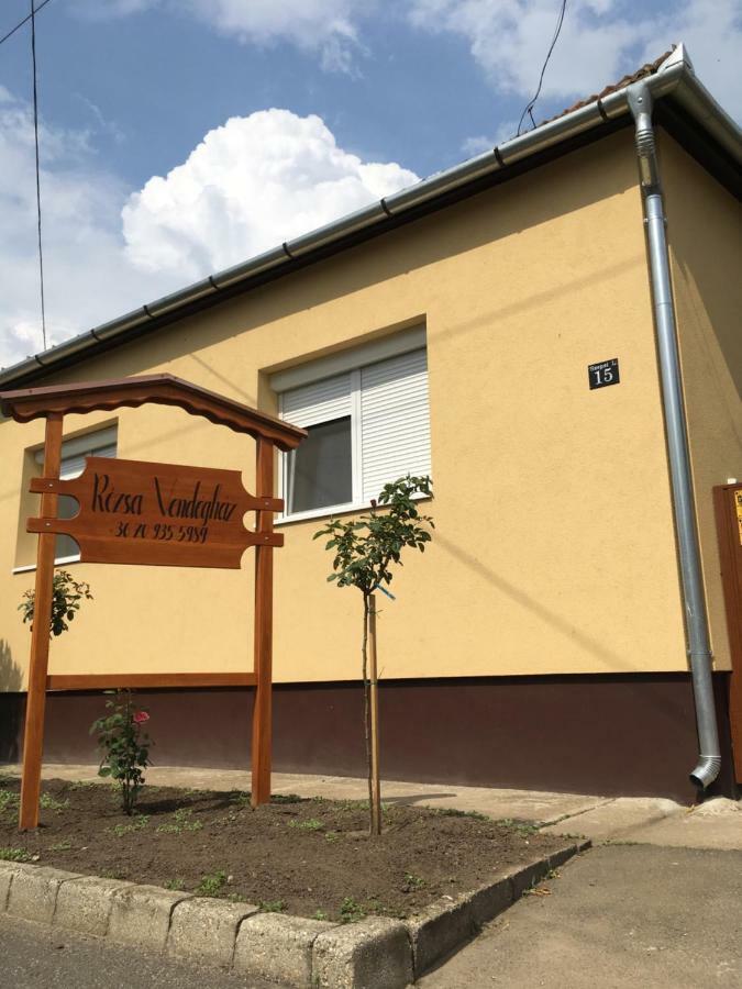 Rózsa Vendégház Tokaj Esterno foto